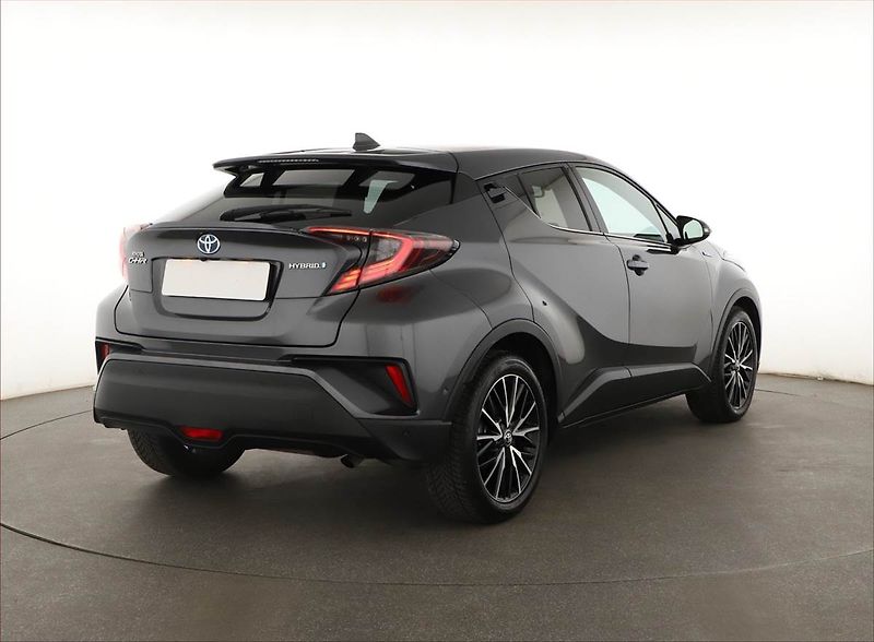 Toyota C-HR (2018) 1.8 Hybrid - fotka 5 z 18