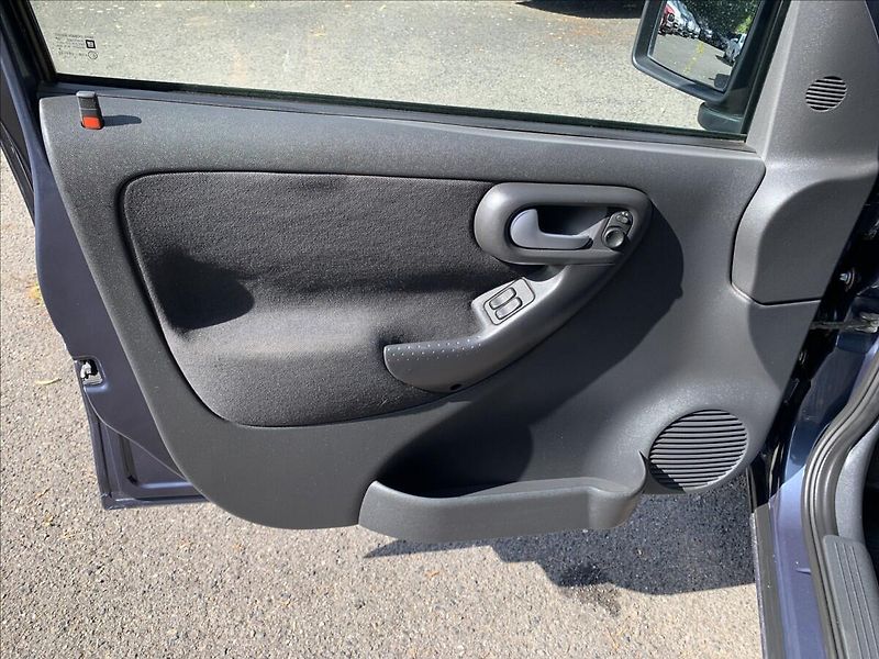Opel Combo 1,6 CNG - fotka 15 z 18
