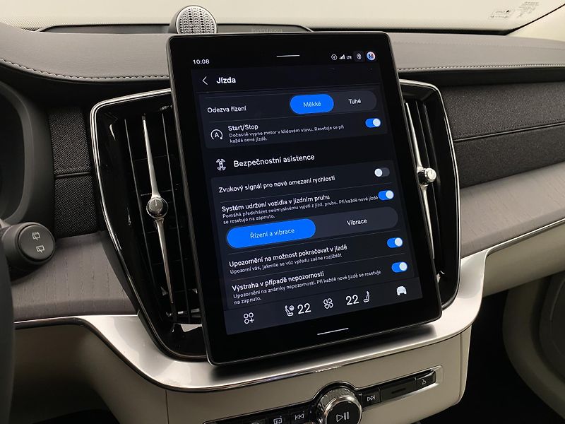 Volvo XC90 (2026) B5 AWD AUT BRIGHT PLUS 7míst - fotka 49 z 68