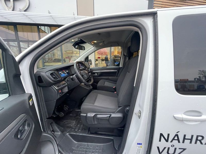 Toyota ProAce Verso 2.0D-4D 144HP M/T Business 8S - fotka 14 z 30