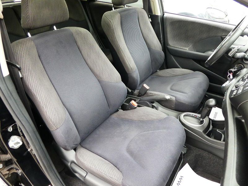 Honda Jazz (2012) 1.4i 73kW*Automat*Panorama* - fotka 24 z 32