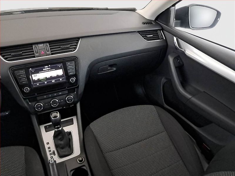Škoda Octavia (2016) 1.6 TDI, Automat, Navi - fotka 8 z 17