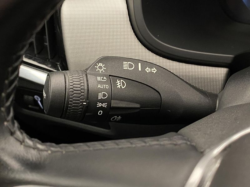 Volvo V90 B4 MOMENTUM AUT  - fotka 21 z 45