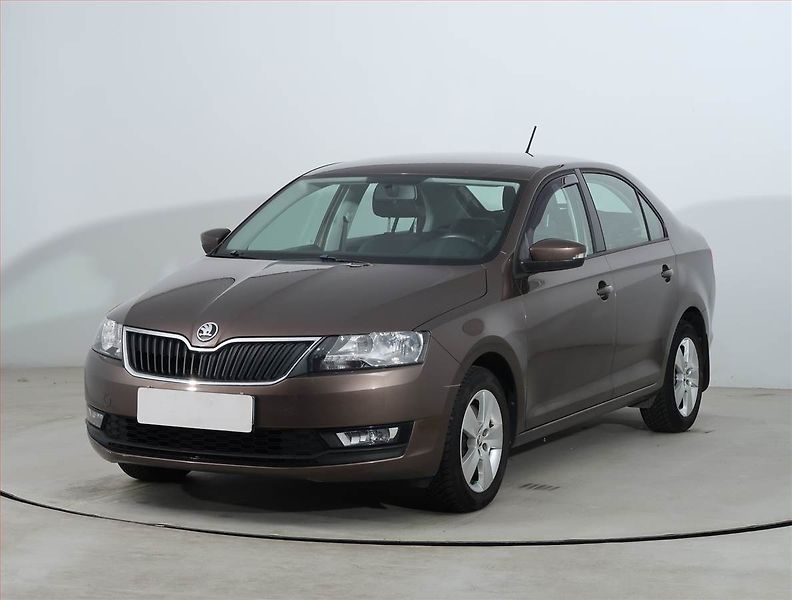 Škoda Rapid (2019) 1.0 TSI, Park. senzory - fotka 2 z 18