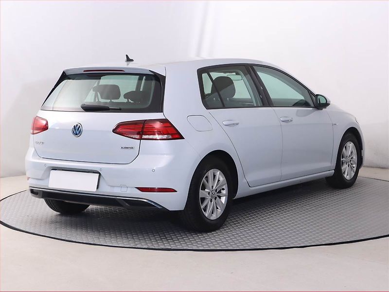 Volkswagen Golf (2018) 1.5 TSI, Serv.kniha, Tempomat - fotka 5 z 19