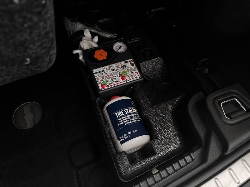 Volvo V60 CC D4 AWD MOMENTUM REZERVACE - fotka 21 z 43
