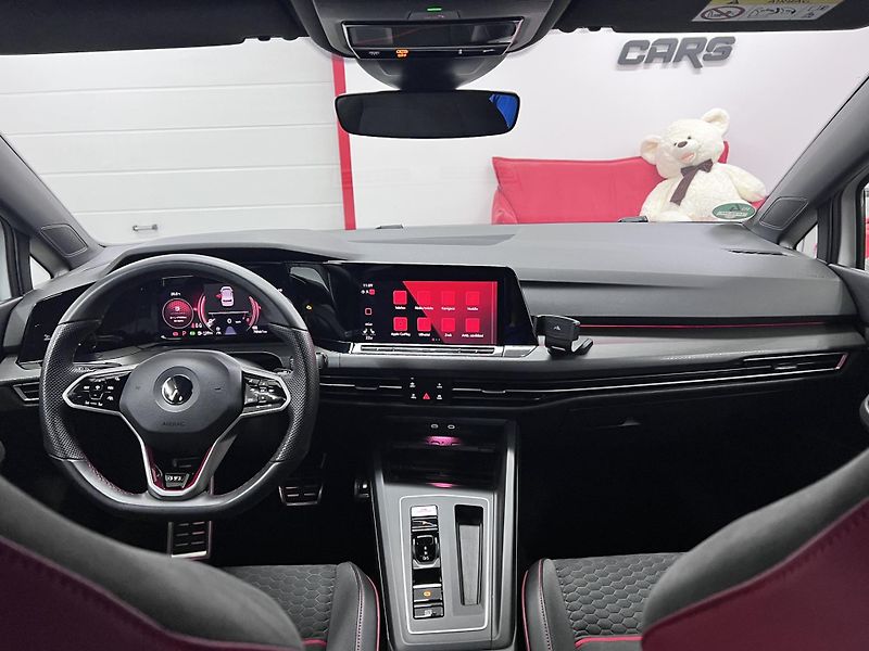 Volkswagen Golf GTI Clubsport 2.0 TSI 221 kW  - fotka 17 z 43