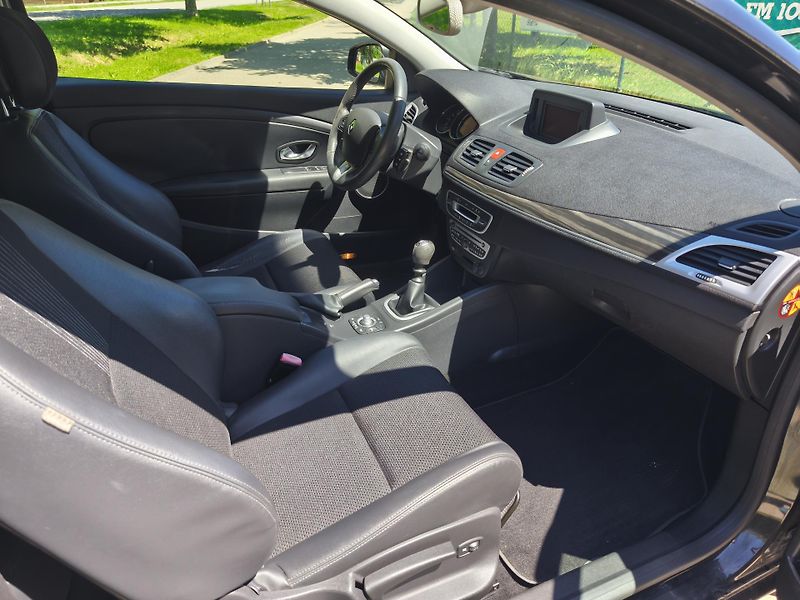Renault Mégane 1.4 Tce 130 ps kupé - fotka 20 z 25