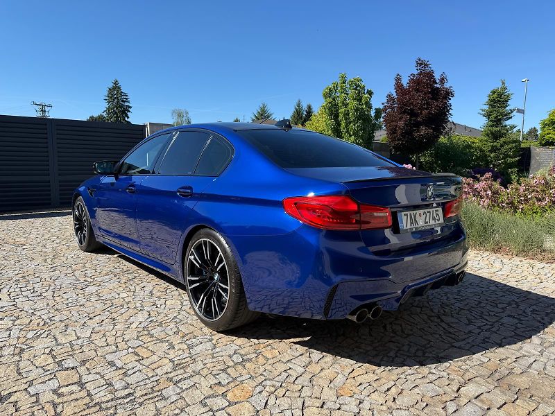 BMW M5 (2018) původ ČR, B&W, Marina Bay Blue - fotka 7 z 18