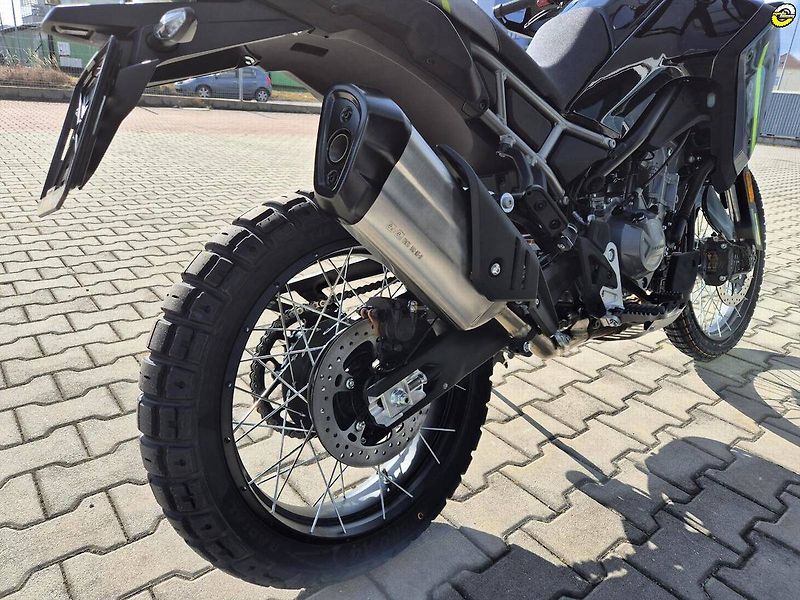 CFMOTO 450 MT-R (2026) - fotka 49 z 78