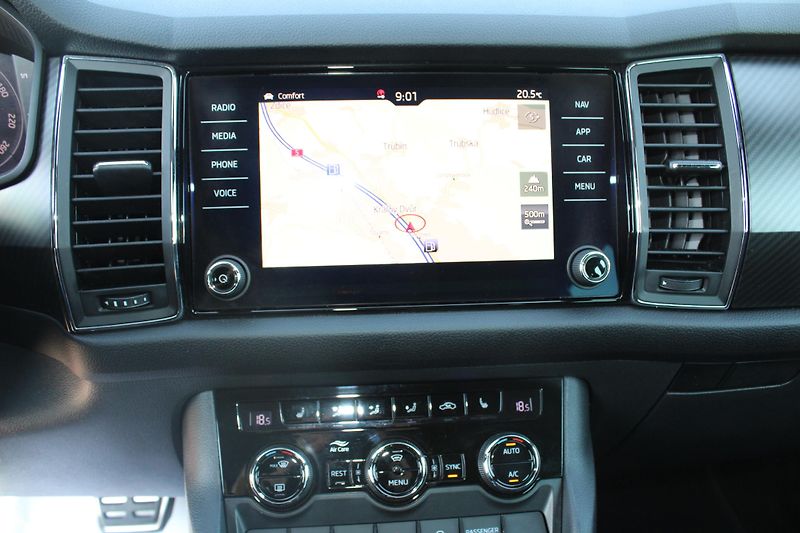 Škoda Kodiaq (2018) 2.0 TDI DSG 4X4 SPORTLINE - fotka 23 z 30