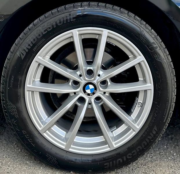 BMW Řada 3 (2023) 318D TOURING G21 LCI 110KW - fotka 8 z 49