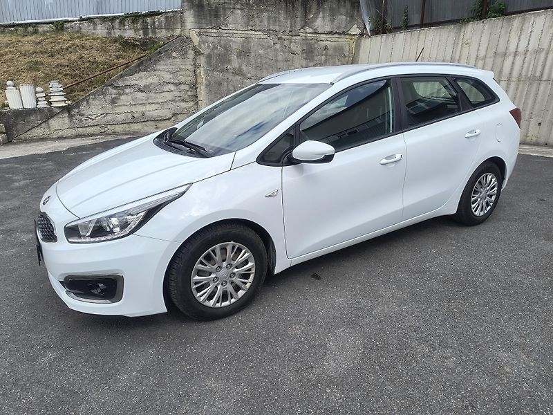 Kia Ceed (2018) 1.6 CRDI 100KW/AC/PDC/LED - fotka 3 z 50