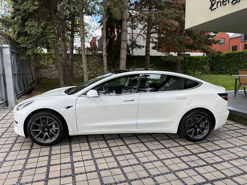 Tesla Model 3 SR Plus REZERVACE - fotka 3 z 39