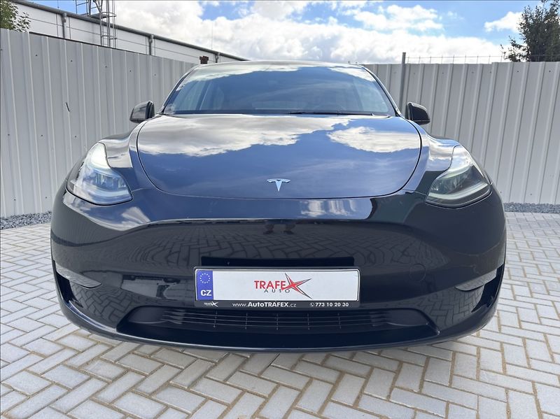 Tesla Model Y 0,0 Long Range 378kW 1.maj DPH - fotka 2 z 50