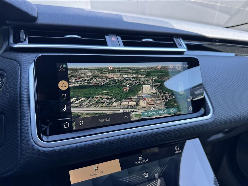 Land Rover Range Rover Velar 2,0 D200 R-DYNAMIC SE ZÁRUKA - fotka 22 z 36