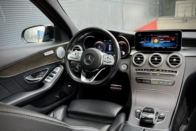 Mercedes-Benz Třídy C (2018) C 200 4Matic AMG Line - fotka 14 z 46