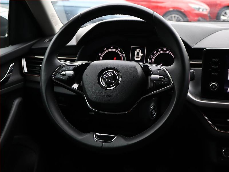 Škoda Kamiq (2023) Style 1.0 TSI - fotka 13 z 17