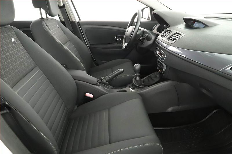 Renault Mégane (2014) Limited 1.2 TCe, ČR,1.maj - fotka 7 z 14