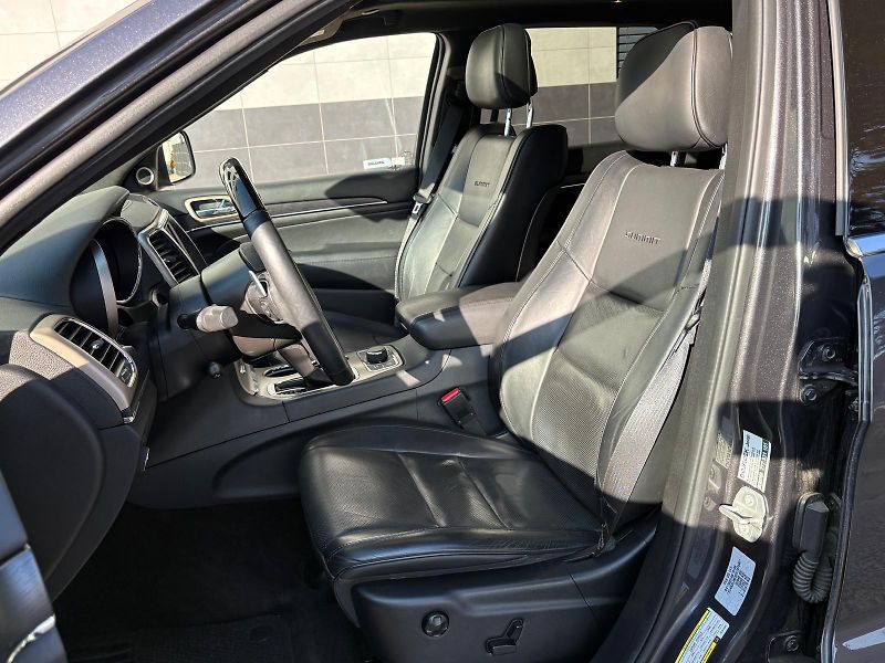 Jeep Grand Cherokee 3.0 CRD 184 kW 4X4 SUMMIT, ČR - fotka 18 z 59