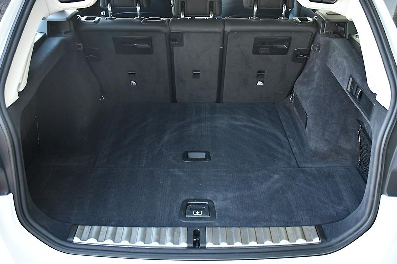 BMW Řada 3 320D xDrive 2xALU 1M ČR - fotka 34 z 38
