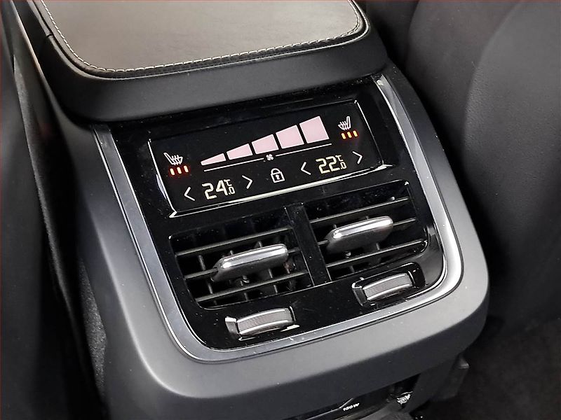 Volvo V90 (2019) D5 AWD, 4X4, Automat, Kůže - fotka 22 z 22