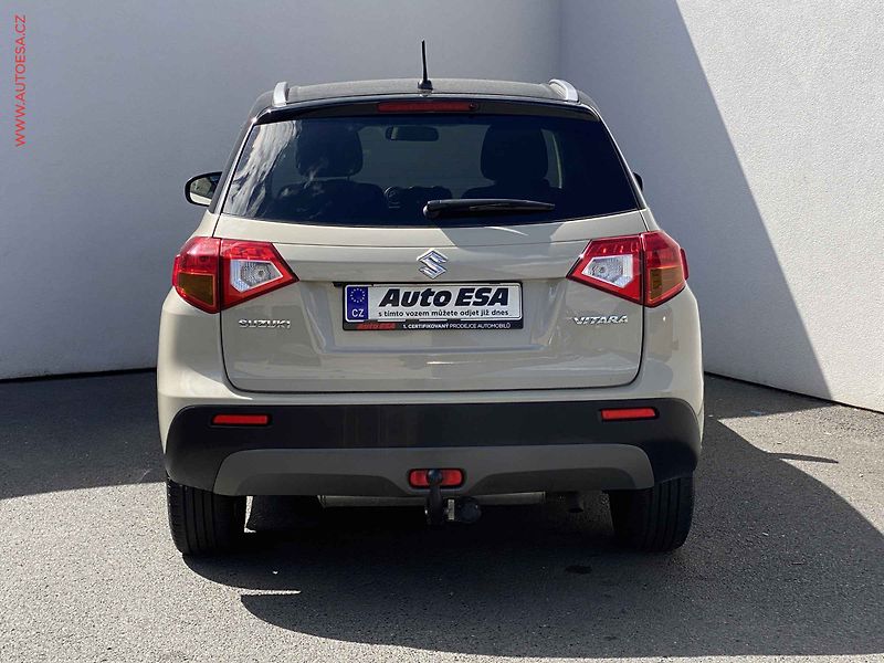Suzuki Vitara (2017) 1.6 VVT, Comfort, AT, +kola - fotka 5 z 18