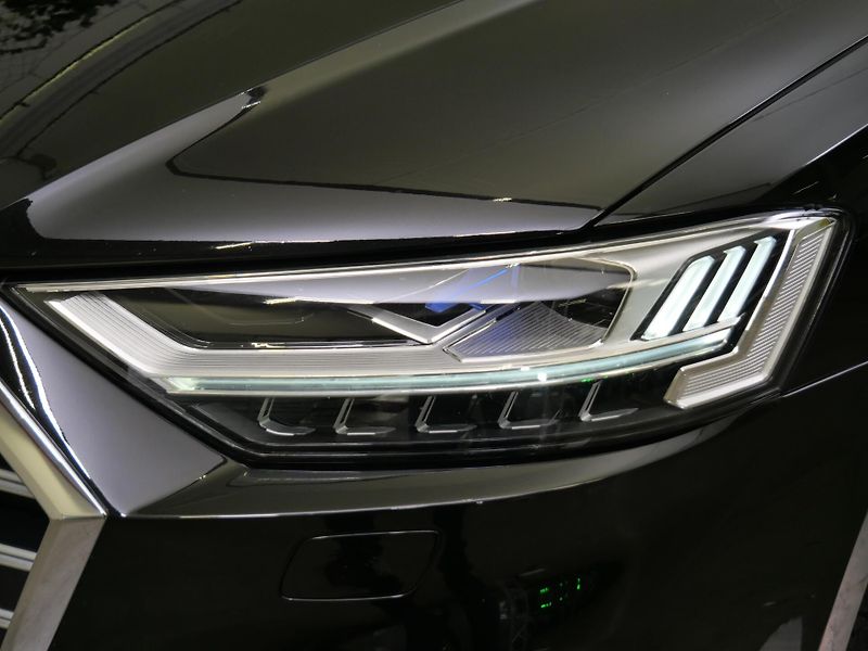 Audi S8 - fotka 9 z 30