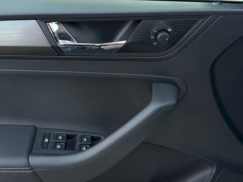 Škoda Rapid (2019) 1.0 TSI 81 kW Style - fotka 9 z 21