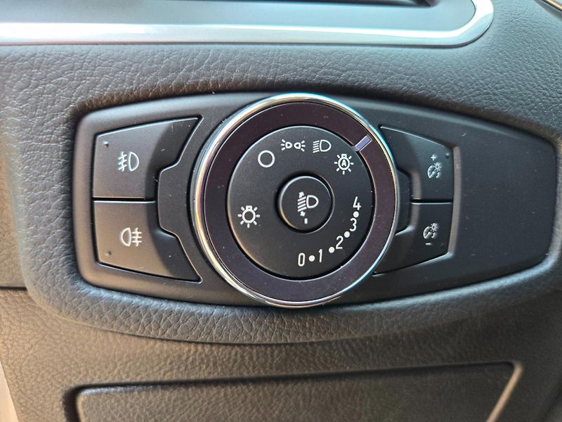 Ford S-MAX (2021) Titanium 2,0 nafta 110kw/150PS - fotka 22 z 22