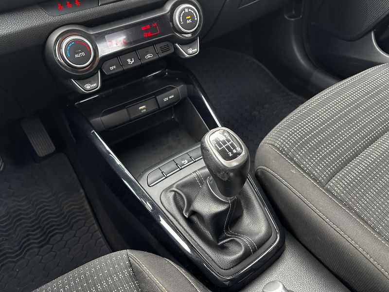 Kia Stonic (2023)  Exclusive 1.0 T-GDI - fotka 8 z 13