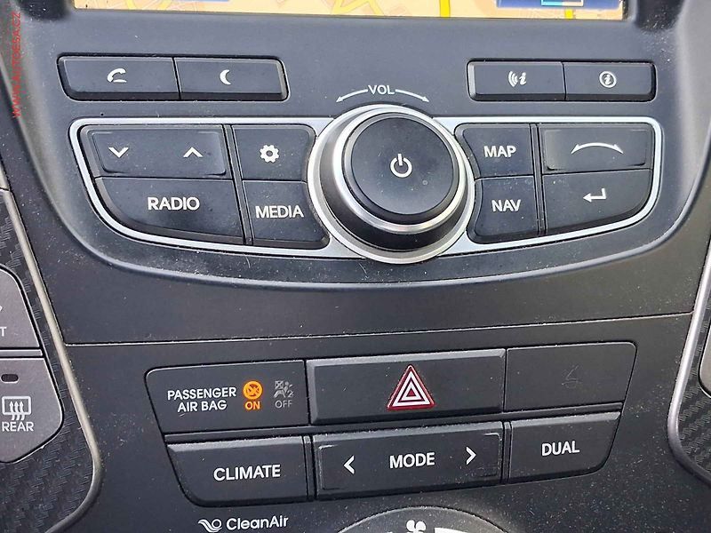 Hyundai Santa Fe (2015) 2.2 CRDi 4x4, Premium, AT - fotka 20 z 23