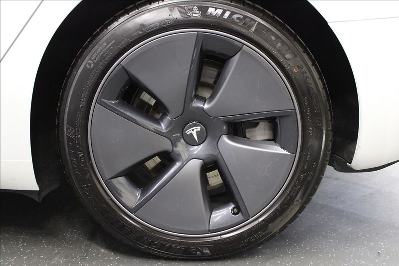 Tesla Model 3 0,0 Standard plus - fotka 26 z 27