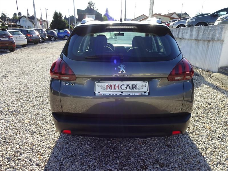Peugeot 2008 1,2i 61kW - fotka 6 z 55