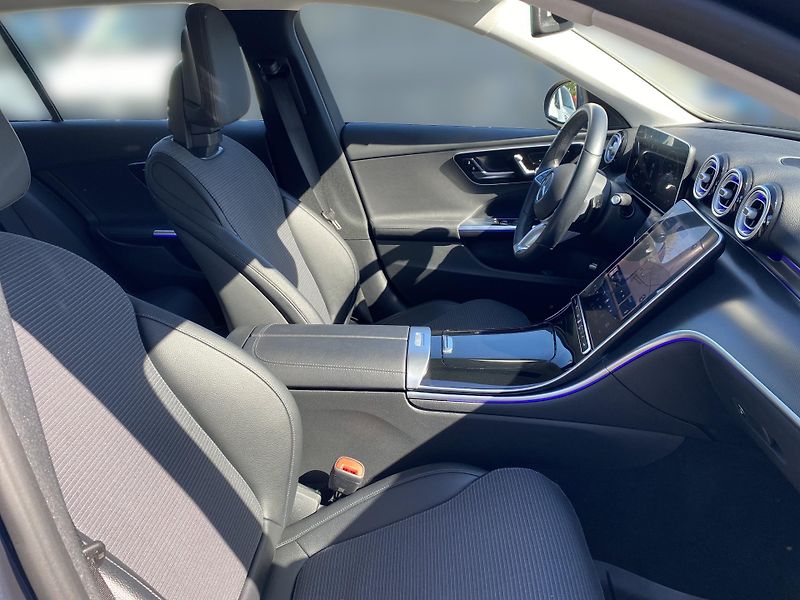 Mercedes-Benz Třídy C C 220 d 4MATIC AVANTGARDE - fotka 20 z 26