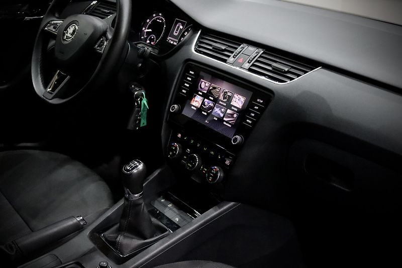 Škoda Octavia 3 FL Combi 1.4 TSI 110 kW - fotka 14 z 30