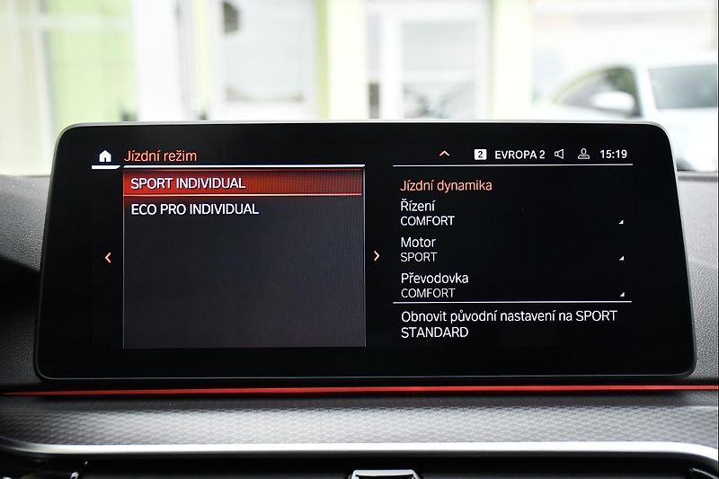 BMW Řada 5 530d xD M-SPORT LASER  - fotka 31 z 46