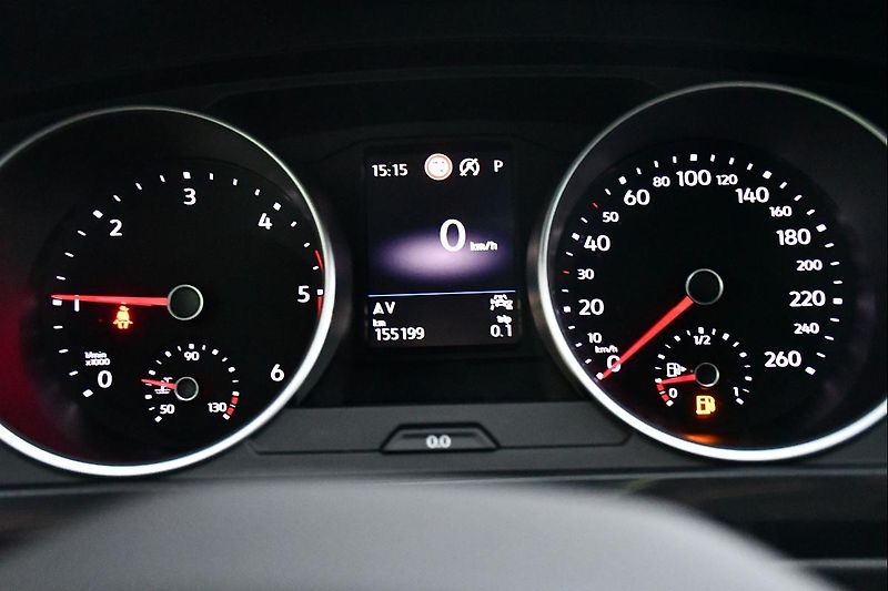 Volkswagen Tiguan 2.0TDi DSG NAVI TAŽNÉ ČR 1.M - fotka 23 z 41