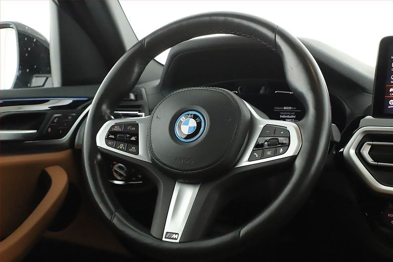 BMW iX3 (2022) 80 kWh, SoH 99% - fotka 8 z 20