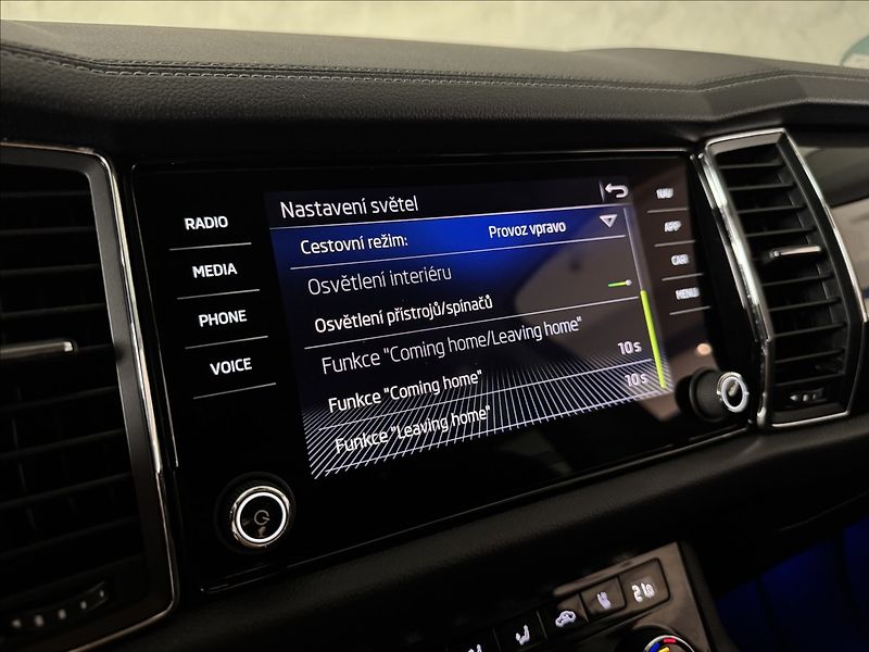 Škoda Kodiaq 2,0 TDi  DSG L&K LED Virtual A - fotka 32 z 45