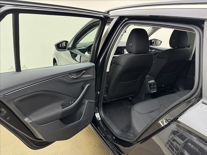 Škoda Kamiq 1,5 TSi 110kW VÝHŘEV TAŽNÉ ČR - fotka 29 z 35