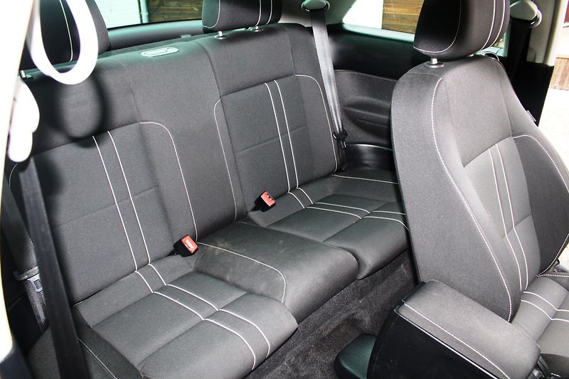 Volkswagen New Beetle (2009) 1,4i 16V KLIMA EL.OKNA ALU ESP - fotka 12 z 19