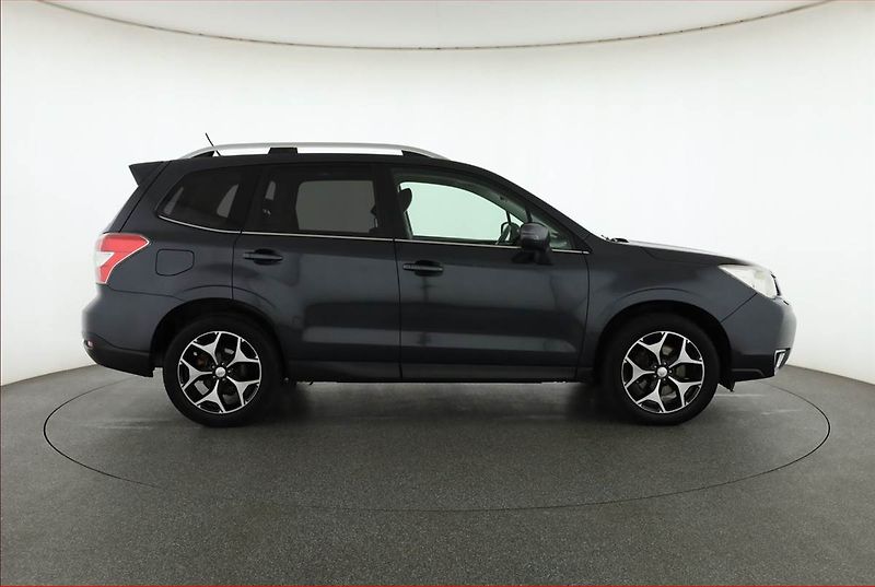 Subaru Forester (2013) 2.0 d, 4X4, Navi, Tempomat - fotka 6 z 18
