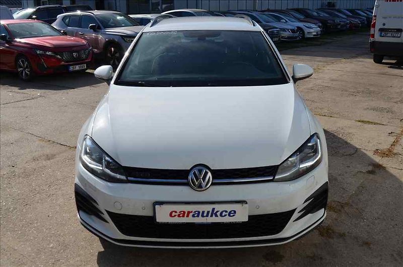 Volkswagen Golf (2018) KOMBI 2,0 TDI - fotka 2 z 17