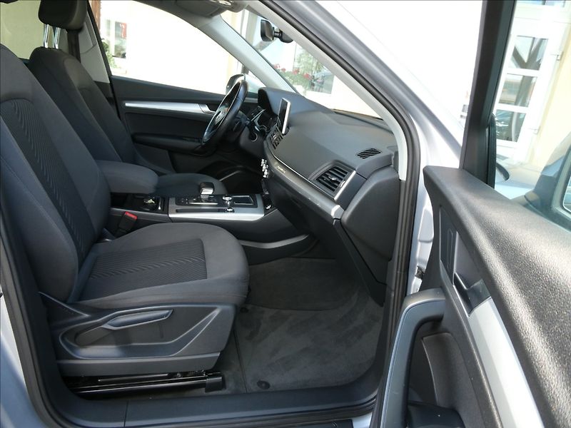 Audi Q5 2,0 TDi 120kW quattro,po servi - fotka 26 z 46