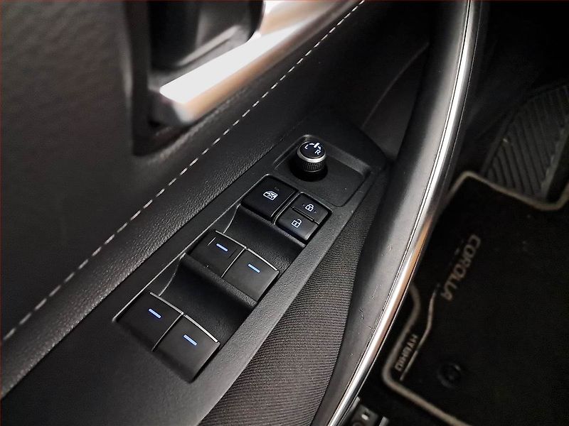 Toyota Corolla (2022) Active 2.0 Hybrid - fotka 24 z 25
