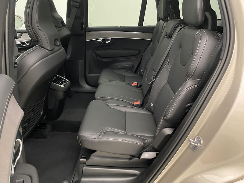 Volvo XC90 (2026) B5 AWD AUT BRIGHT ULTRA 7míst - fotka 6 z 71