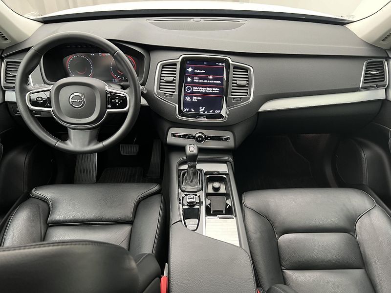 Volvo XC90 D5 AWD MOMENTUM CZ - fotka 2 z 33