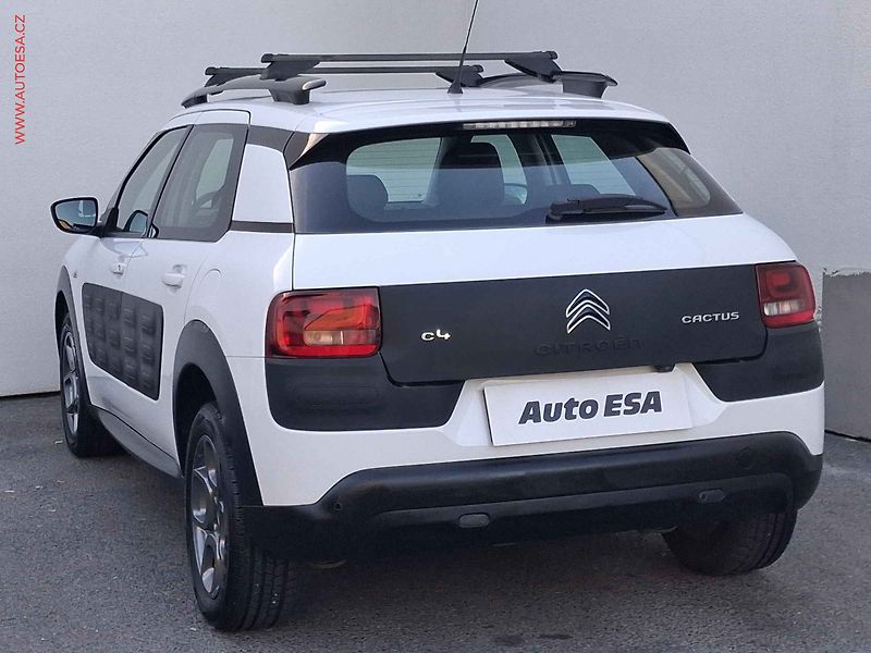 Citroën C4 Cactus (2015) 1.2i, ČR, STK5/28 - fotka 6 z 16