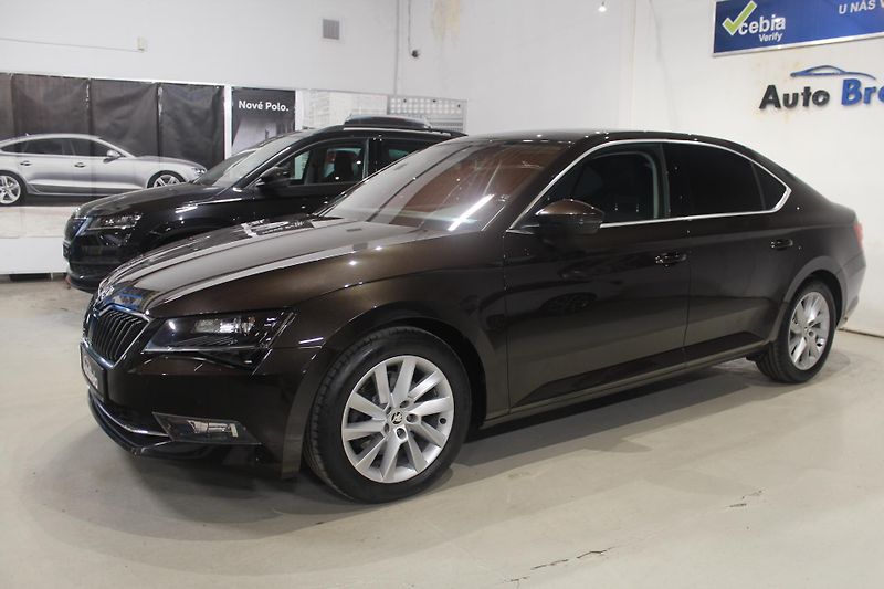 Škoda Superb (2015) 2.0TDI DSG STYLE+ Navi LED - fotka 7 z 43